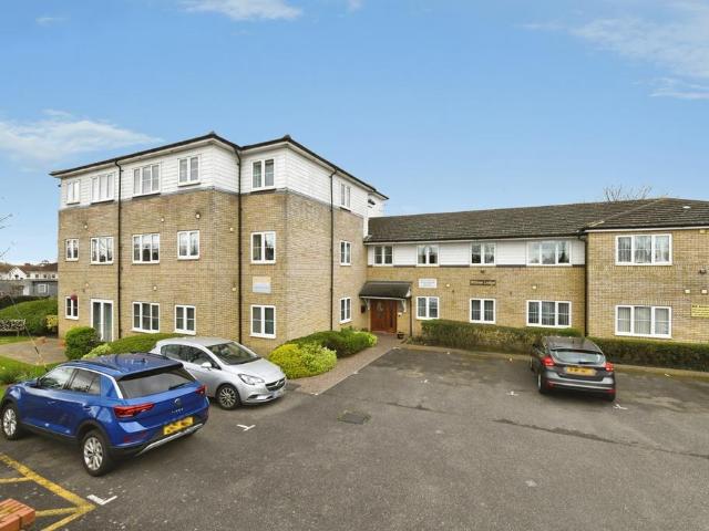 Flat for sale in Thundersley, Isle Of Man