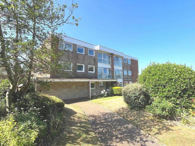Flat for sale in East Cowes, Isle Of Wight