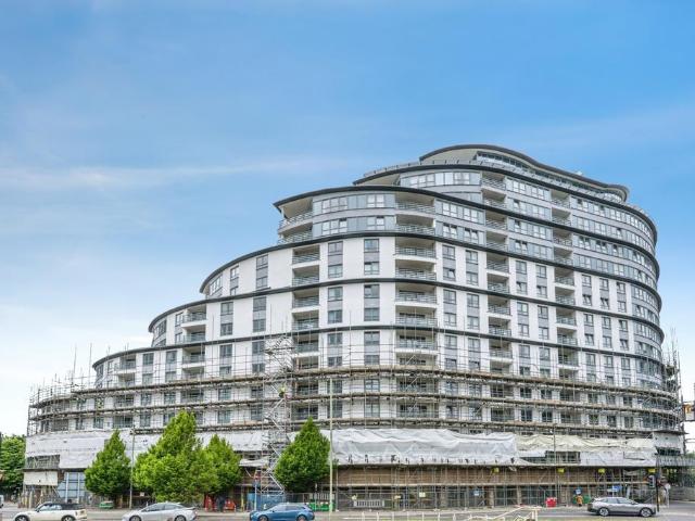 Flat for sale in Horsell, Woking