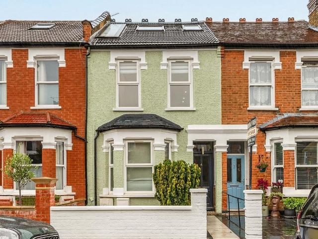 Flat for sale in London Borough of Ealing, Hanwell