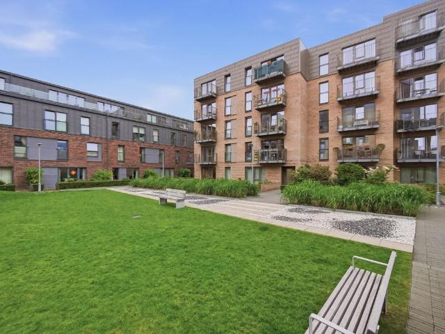 Flat for sale in Canonmills, Scotland