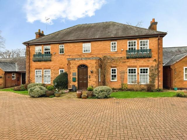 Flat for sale in Stanford On Avon, Leicestershire