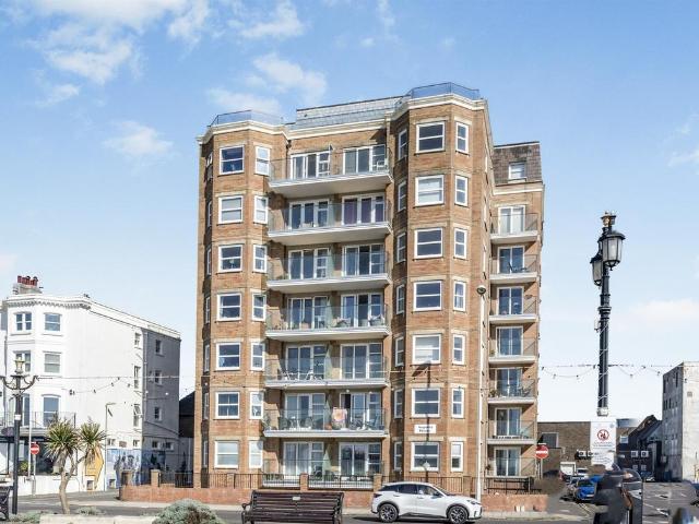 Flat for sale in West Worthing, Worthing
