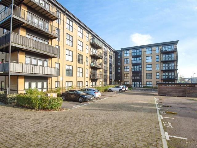Flat for sale in Pin Green Industrial Area, Shephall