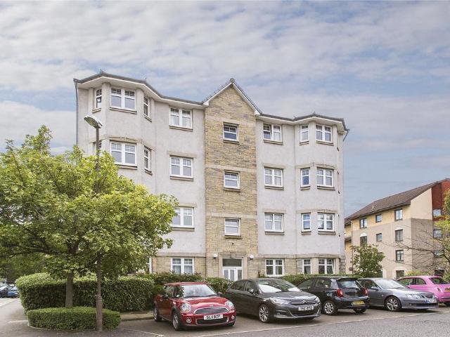 Flat for sale in Lorne, Leith