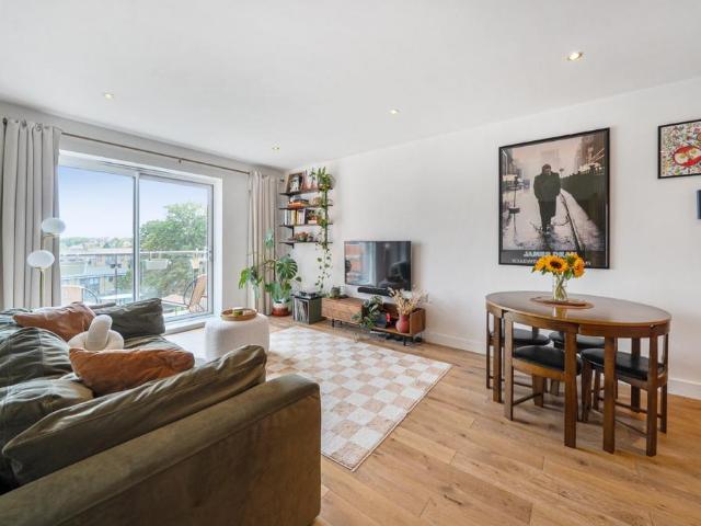 Flat for sale in London Borough of Lewisham, Greater London