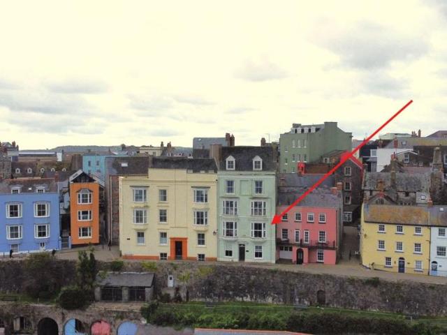 Flat for sale in Tenby, Pembrokeshire