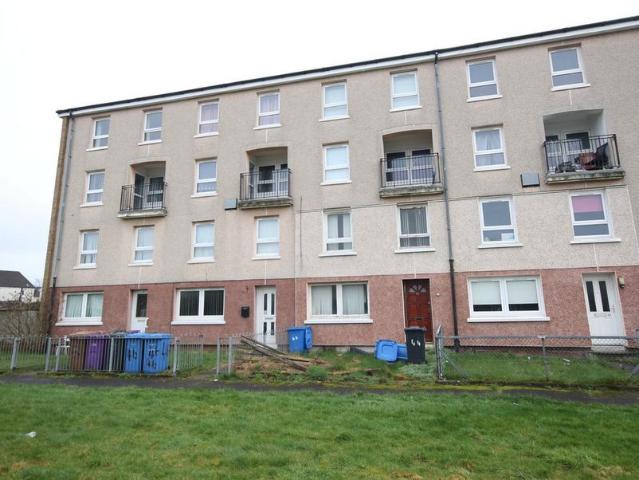 Flat for sale in Irvine, Scotland