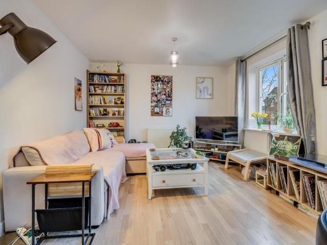 Flat for sale in Meadgate, Chelmsford