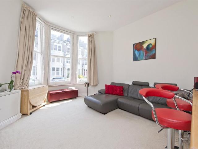 Flat for sale in Brook Green, Greater London