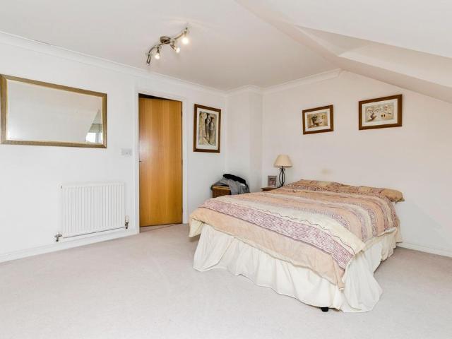 Flat for sale in New Town, Horsham