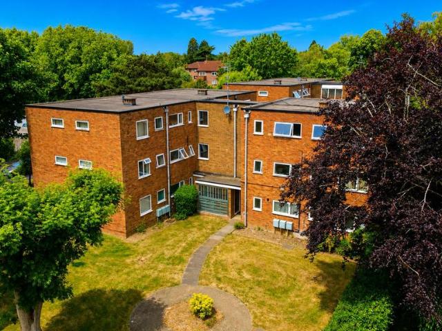 Flat for sale in North Watford