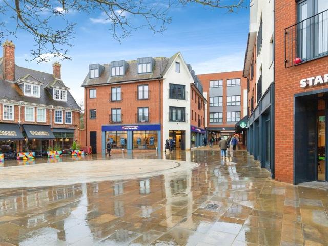 Flat for sale in Jackmans Estate, King's Walden
