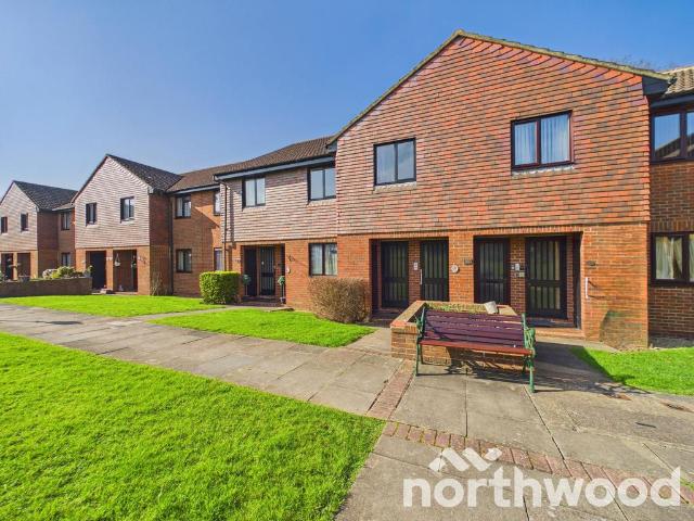 Flat for sale in Godinton Park, Bridgefield
