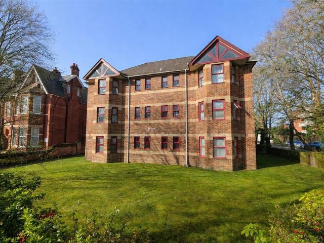 Flat for sale in Banister's Park, Isle Of Man