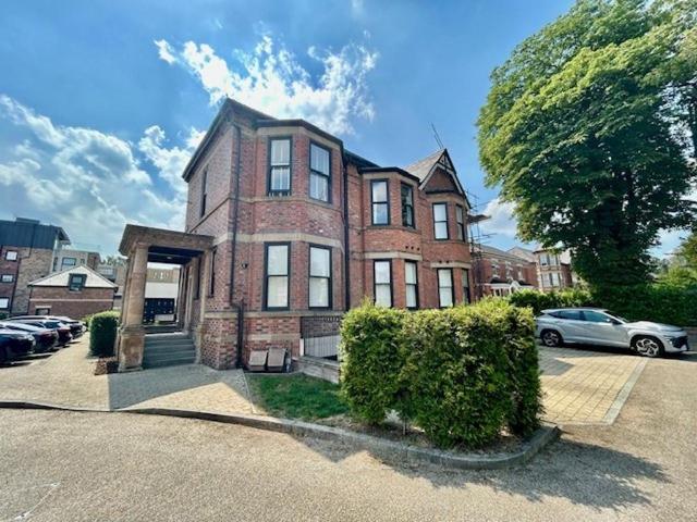 Flat for sale in Georgia, Greater Manchester