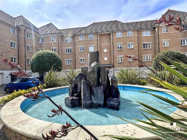 Flat for sale in Crumbles, Eastbourne