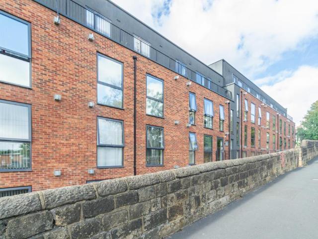Flat for sale in Tunnel How Hill, Meanwood