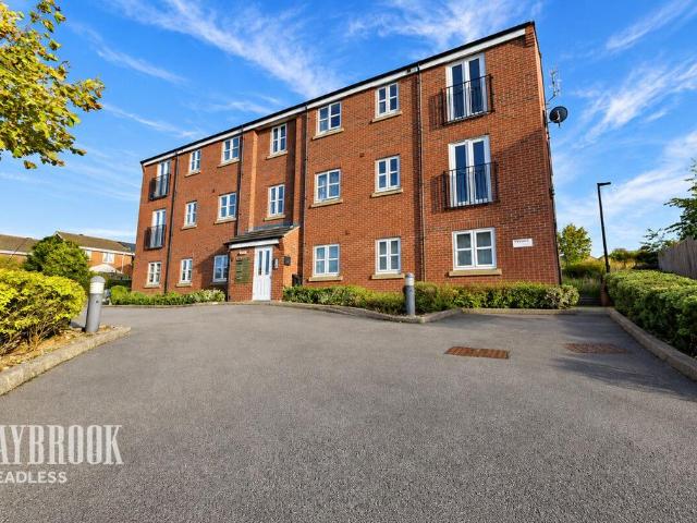 Flat for sale in Upper Heeley, Sheffield