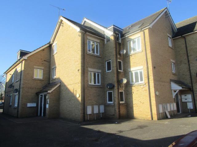 Flat for sale in Broxbourne, Hertfordshire
