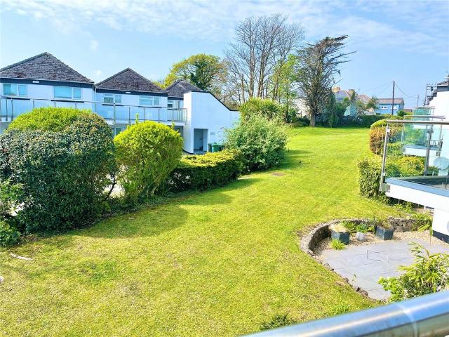 Flat for sale in Saundersfoot, Wales