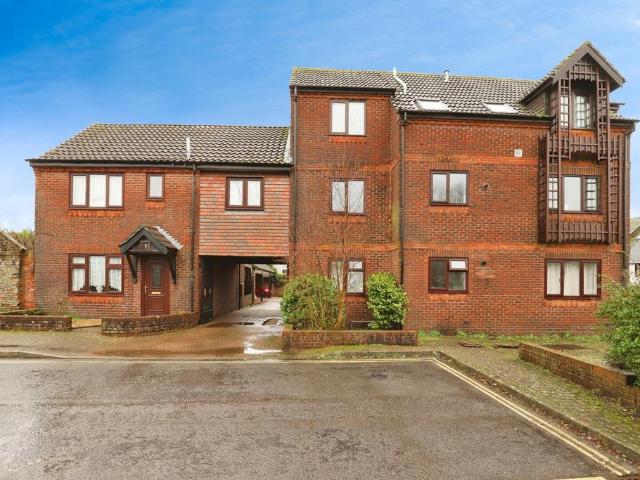 Flat for sale in Ringwood, Ashurst Bridge