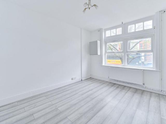Flat for sale in Callis Yard, Greater London