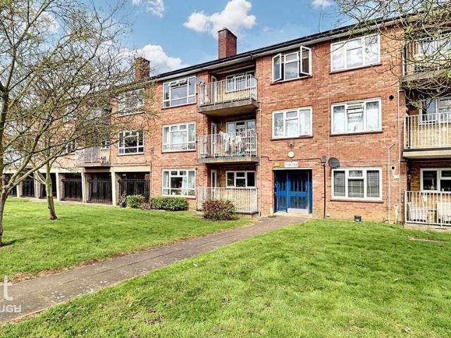 Flat for sale in Paston, Peterborough