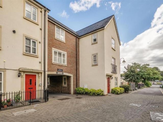 Flat for sale in Chippenham, Wiltshire