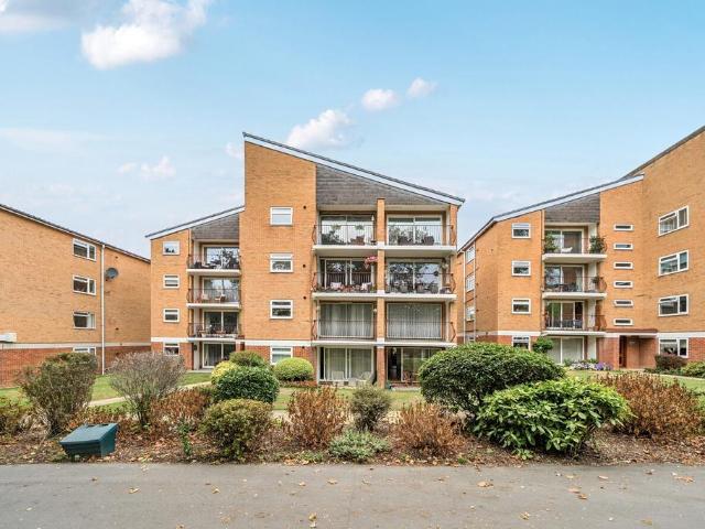 Flat for sale in Beckenham, Greater London