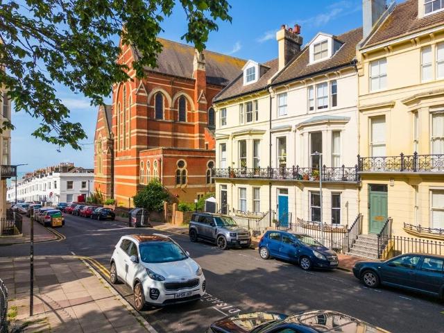 Flat for sale in Brunswick, Brighton