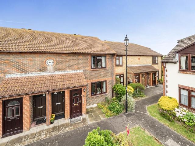 Flat for sale in Littlecote, West Sussex