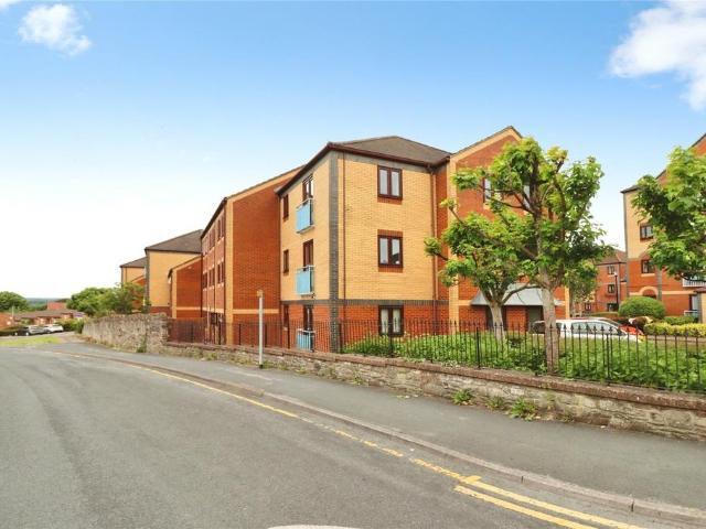 Flat for sale in Kingswood