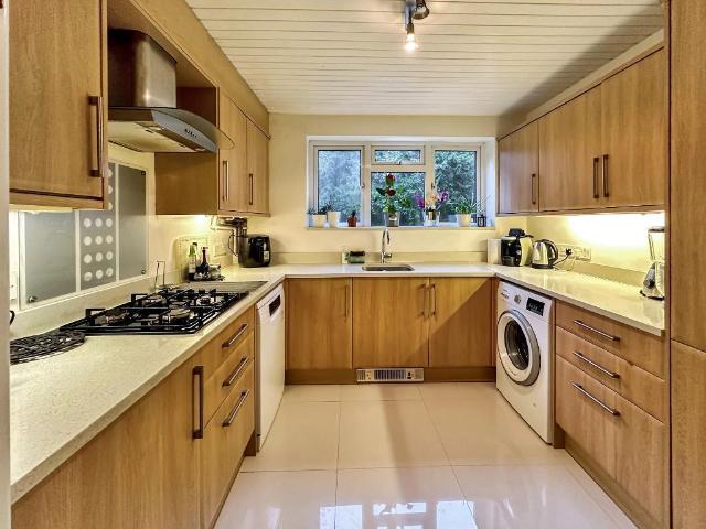 Flat for sale in London Borough of Croydon, Purley