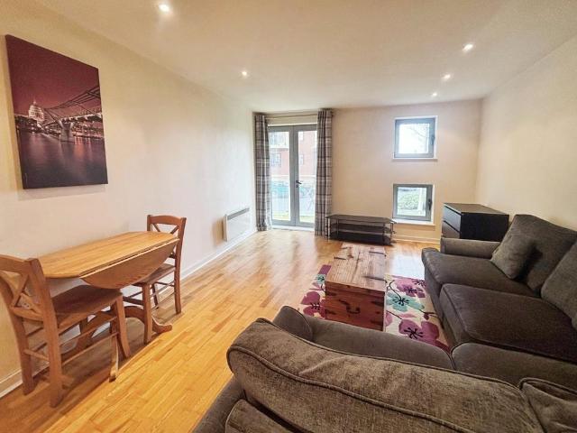 Flat for sale in Holbeck, West Yorkshire