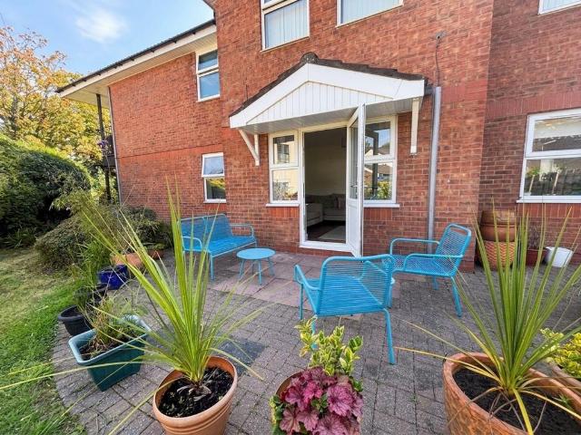 Flat for sale in Salford, Greater Manchester