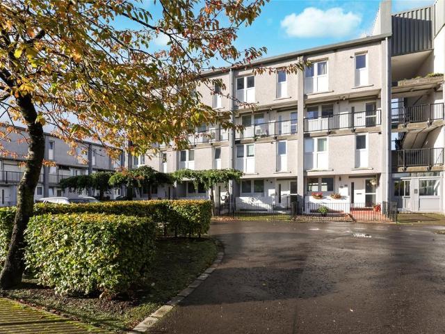 Flat for sale in Hutchesontown, Glasgow