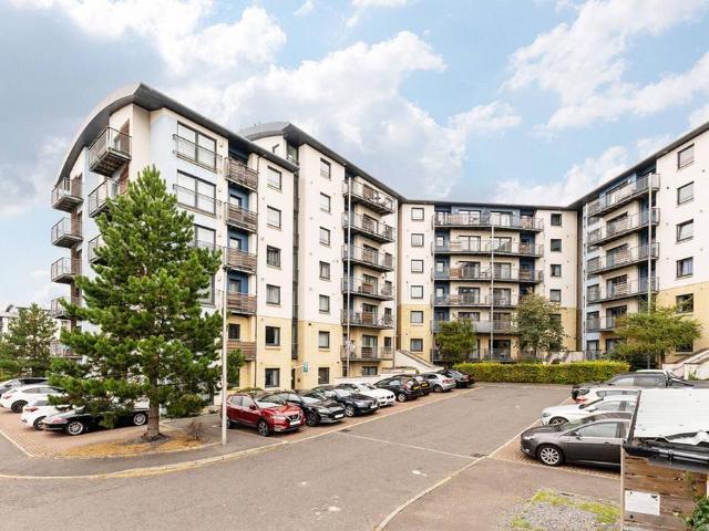 Flat for sale in Bingham, Craigmillar