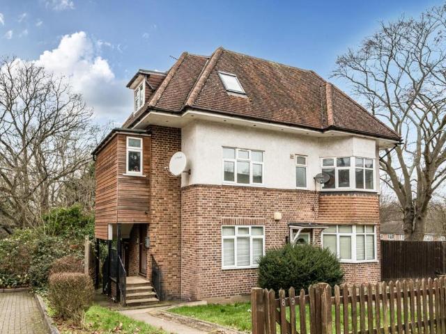 Flat for sale in London Borough of Barnet, Greater London