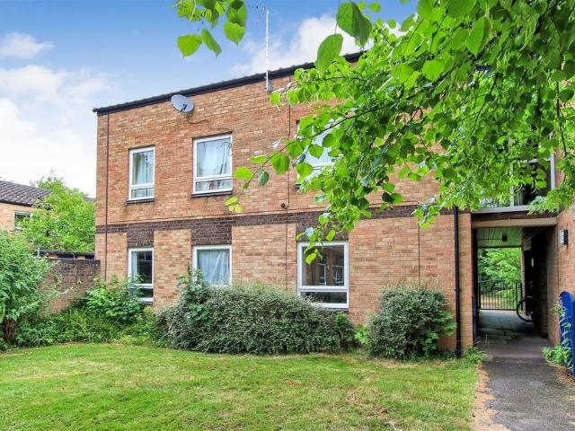 Flat for sale in Arbury, Cambridgeshire