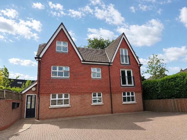 Flat for sale in Cheadle Hulme, Greater Manchester