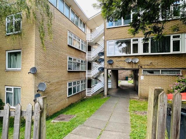 Flat for sale in East Barnet, Isle Of Man