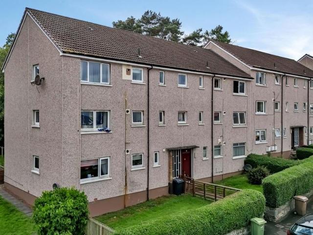 Flat for sale in Barrhead, Scotland