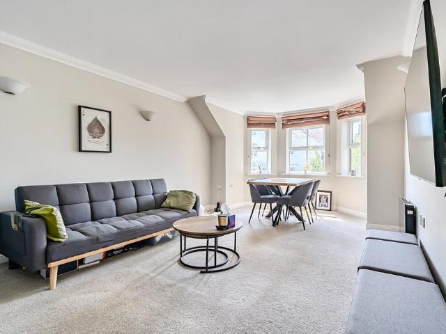 Flat for sale in Bournemouth