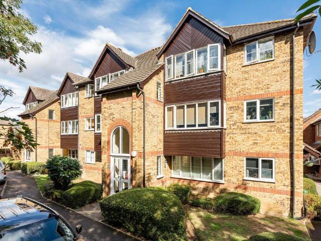 Flat for sale in Stanstead St Margarets, East Hertfordshire