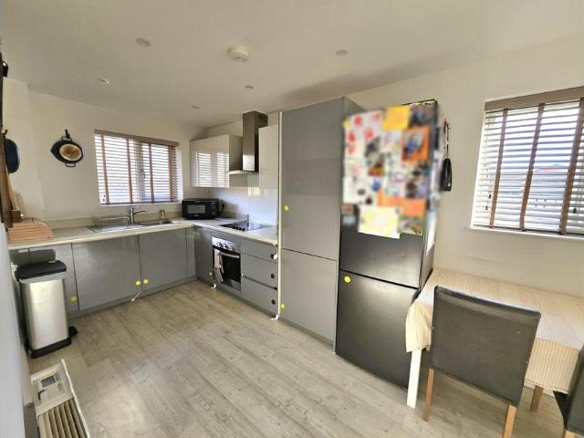 Flat for sale in Frognal, Greater London