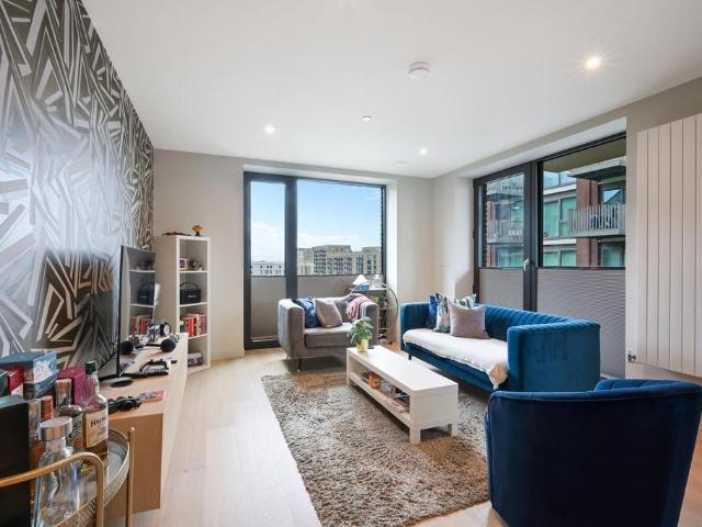 Flat for sale in Royal Wharf, Greater London