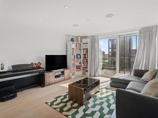 Flat for sale in Fulham Riverside, Greater London