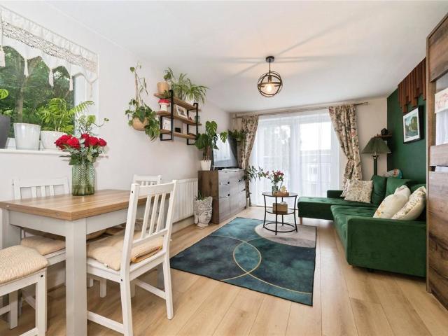 Flat for sale in Weston Common, City Of Southampton