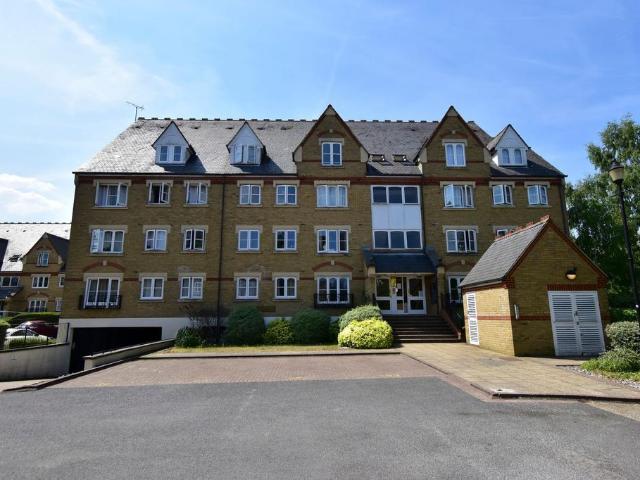 Flat for sale in North Watford